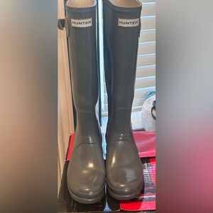 Hunter Dark Gray Tall Boots (details on the sides) see all pics